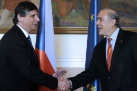 Předseda vlády Jan Fischer a generální tajemník OECD Ángel Gurría.