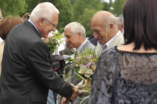 Václav Klaus a Jan Stráský (vpravo) při setkání v NP Šumava.