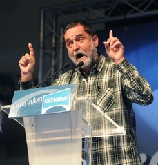 Jeden z čerstvě zvolených poslanců Inaki Antigüedad předesílá, že se svými soudruhy v "madridské instituce" příliš nevěří.