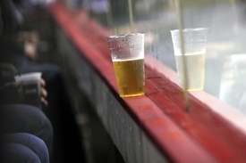 Výluka NHL škodí pivovarům.