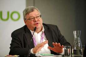 Spolupředseda Evropské strany zelených Reinhard Bütikofer.