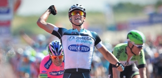 Zdeněk Štybar se raduje z vítězství na Eneco Tour.