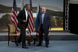 Jak se k sobě budou chovat Barack Obama (vlevo) a Vladimir Putin?