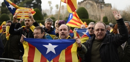 Katalánci chtějí nalézt způspb pro uspořádání referenda o nezávilosti i přes odpor Madridu.