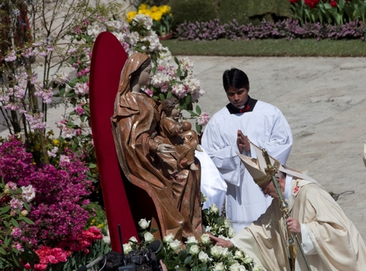 Oslavy Velikonoc ve Vatikánu, modlitby a prosby.