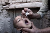 Podávání vakcíny proti dětské obrně v Afghanistánu.