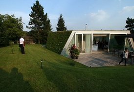 V soutěži Grand Prix architektů 2014 v kategorii rodinný dům zvítězila stavba ateliéru KSA v Mníšku pod Brdy.