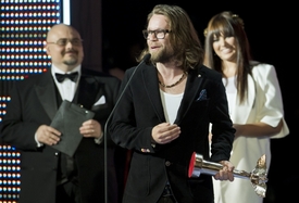 Frontman skupiny Kryštof Richard Krajčo převzal 14. května v Praze Cenu Anděl 2013 za skladbu roku, kterou se stala píseň Cesta.