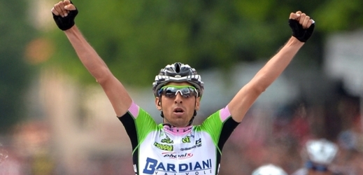 Italský cyklista Stefano Pirazzi vyhrál 17. etapu Gira d'Italia.