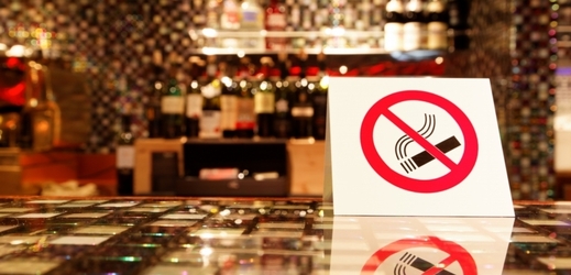 V Rusku od 1. června vstupuje v platnost zákaz kouření v restauracích a barech.