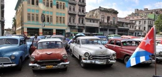 Raúl Castro 19. 12. 2013 uvolnil podmínky pro koupi vozů na Kubě.