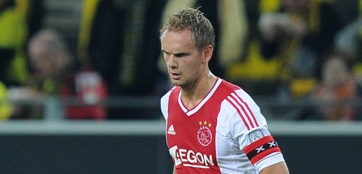 Fotbalový Newcastle získal kapitána Ajaxu Amsterdam Siema de Jonga. 