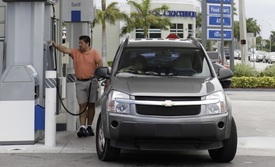 Američané nechtějí platit za benzin víc než teď.