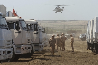 Ruský humanitární konvoj nedaleko ukrajinské hranice.