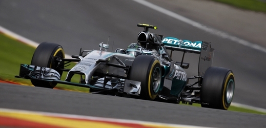 Z prvního místa odstartuje Němec Nico Rosberg na Mercedesu.