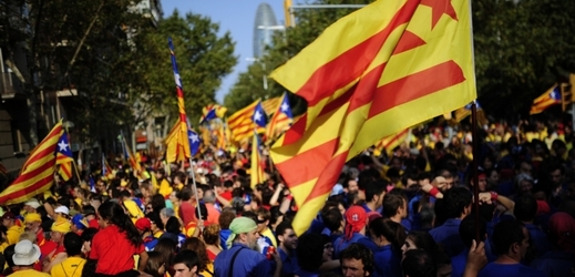 Statisíce Katalánců demonstrujících za nezávislost ve čtvrtek zaplavily ulice Barcelony.