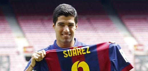 Luis Suárez nastoupí k prvnímu zápasu s Barcelonou proti Realu Madrid.
