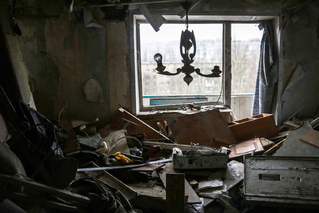 Zničené příbytky v Horlivce po palbě ukrajinské armády.