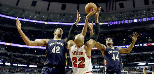 Basketbalisté Chicaga Bulls zdolali v NBA New Orleans 107:100.