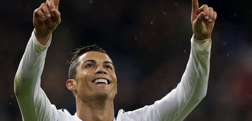 Cristiano Ronaldo věří, že toto ocenění je předzvěst úspěchu v anketě Zlatý míč.