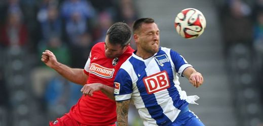 Fotbalisté Freiburgu ve 21. kole německé ligy vyhráli 2:0 na hřišti Herthy Berlín.