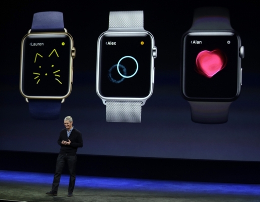 Chytré hodinky představila firma Apple v pondělí na promo akci v San Franciscu.