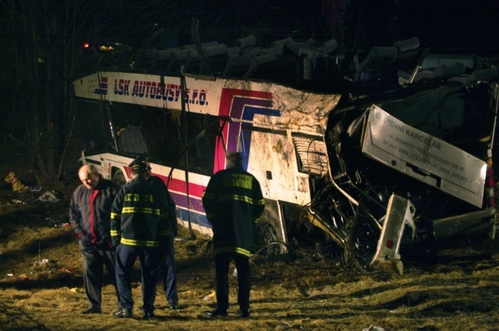 Tragická nehoda autobusu 8. března 2003.