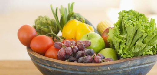 Češi by měli jíst více ovoce, zeleniny, drůbeže a ryb - méně červeného masa a tuku.