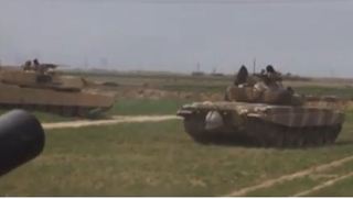 Abrams a T-72 společně v boji u Tikrítu.