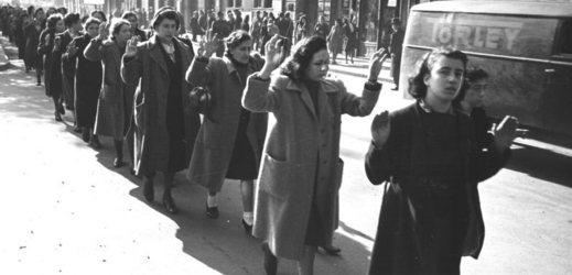 Zatýkání a transporty židů v Budapešti.