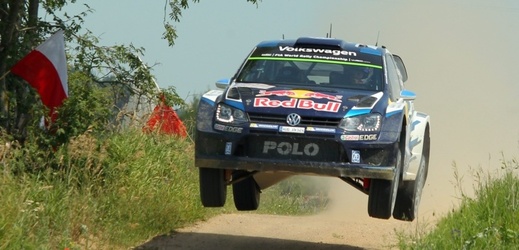 Sebastian Ogier dál vede Polskou rallye. Martin Prokop si polepšil na 11. místo.