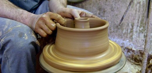 Selských slavností se v hojném počtu zúčastní i výrobci keramiky (ilustrační foto).