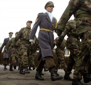 Povinná vojenská služba byla na Slovensku zrušena v roce 2006.