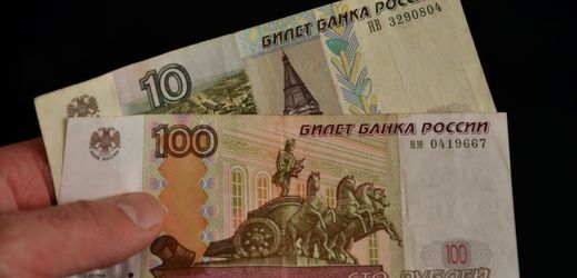 Hodnota ruského rublu je na půlročním minimu (ilustrační foto).