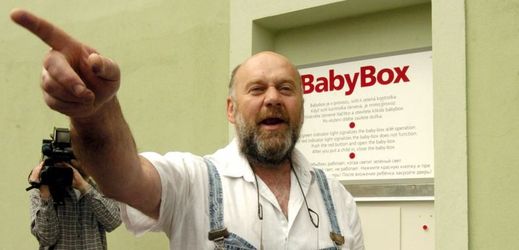 Zakladatel sítě babyboxů Ludvík Hess.