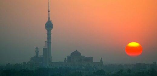 Město Bagdád s výhledem na palác As-Salám a televizní věž.