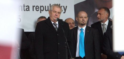 Prezident Miloš Zeman vystoupil na Albertově s hnutím Blok proti Islámu.