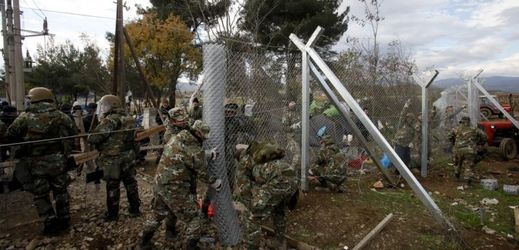 Makedonský plot, který se uprchlíci pokusili překonat.