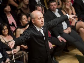 Frankfurtský rozhlasový symfonický orchestr vedený estonským dirigentem Paavo Järvim vystoupil v roce 2014 ve Smetanově síni Obecního domu v Praze a svým vystoupením zakončíl 69. ročník mezinárodního hudebního festivalu Pražské jaro.