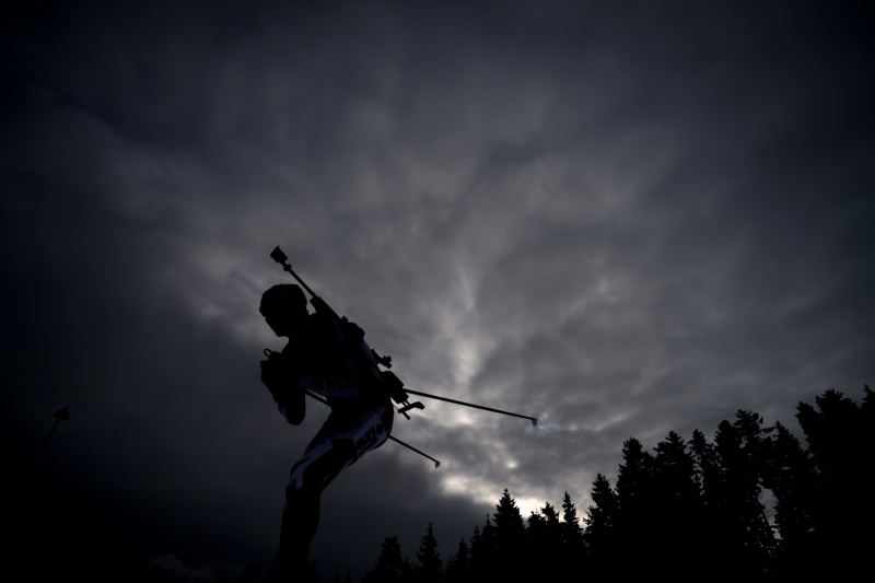 Nad Holmenkollenem se během sprinterských klání biatlonistů stáhla mračna. Zlá předzvěst to byla hlavně pro českou výpravu.