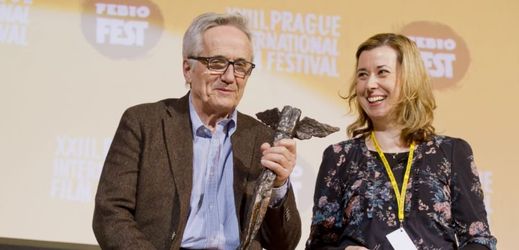 Italský režisér Marco Bellocchio přebírá čestnou cenu Kristián.
