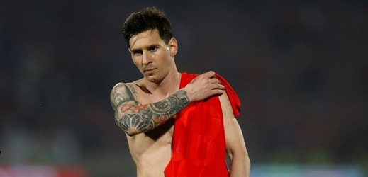 Nejlepší světový fotbalista Lionel Messi tvrdě narazil u Egypťanů, kterým chtěl darovat své kopačky na charitu.