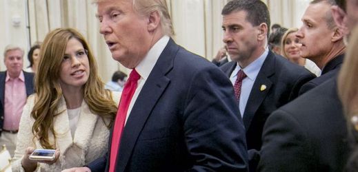 Manažer Trumpovy prezidentské kampaně Corey Lewandowski (na fotce vpravo). 