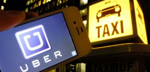 Uber vede dlouhodobě spory s taxikáři (ilustrační foto).