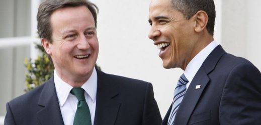 Barack Obama s britským premiérem Davidem Cameronem (vlevo).