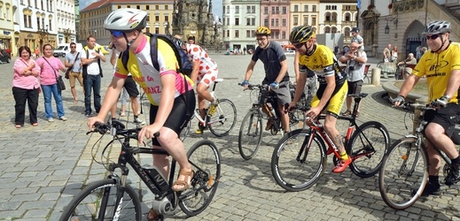 Cyklisté chtějí upozornit na nelehké postavení rodičů postižených dětí.