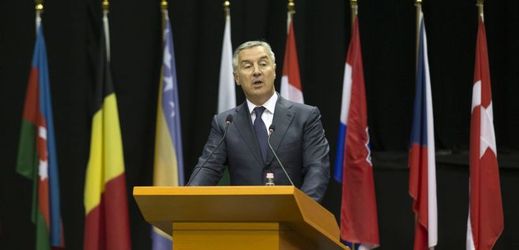 Černohorský premiér Milo Djukanović si od kontraktu slibuje zahájení průzkumu těžby ropy a plynu.