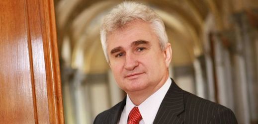 Předseda horní komory Milan Štěch (ČSSD).