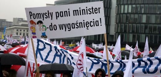 Demonstrace ve Varšavě. 