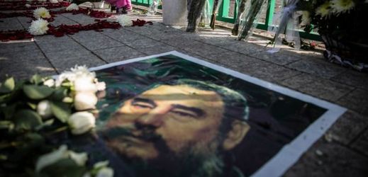Uctění památky Fidela Castra.